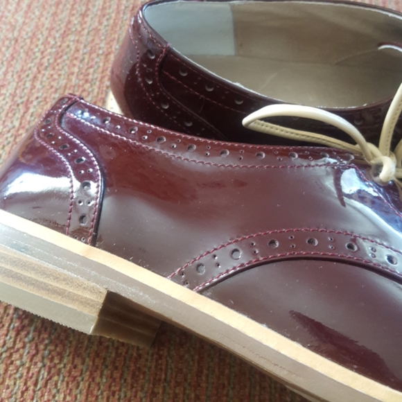 Oxford Halogen Patent Leather Oxford Shoes - Picture 3 of 9